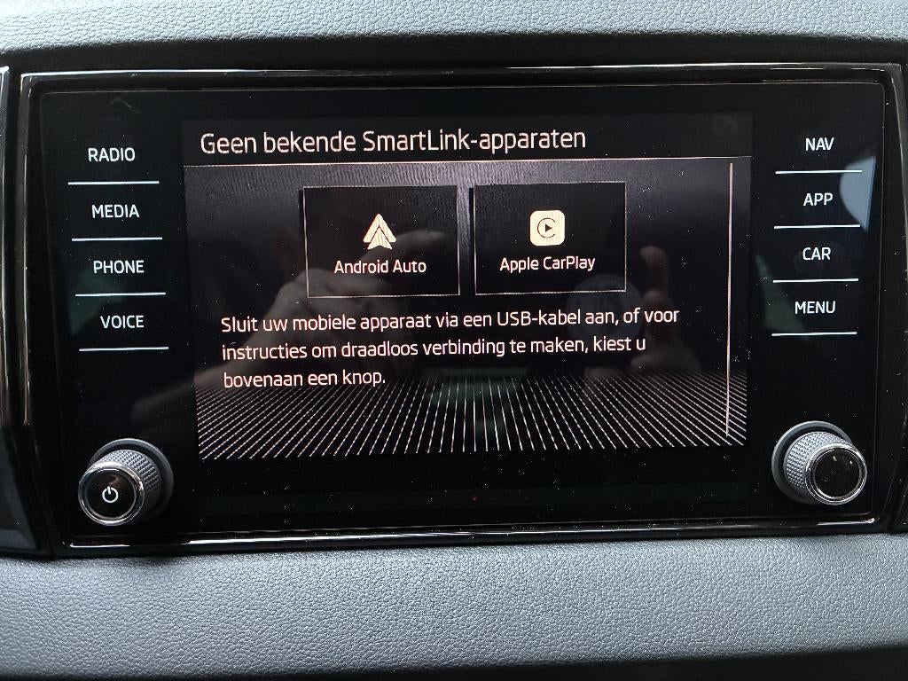 SKODA KAROQ  1.5 i TSI DSG Maar 16 Km, Stof, 4 cilinders, 700 kg, Karoq