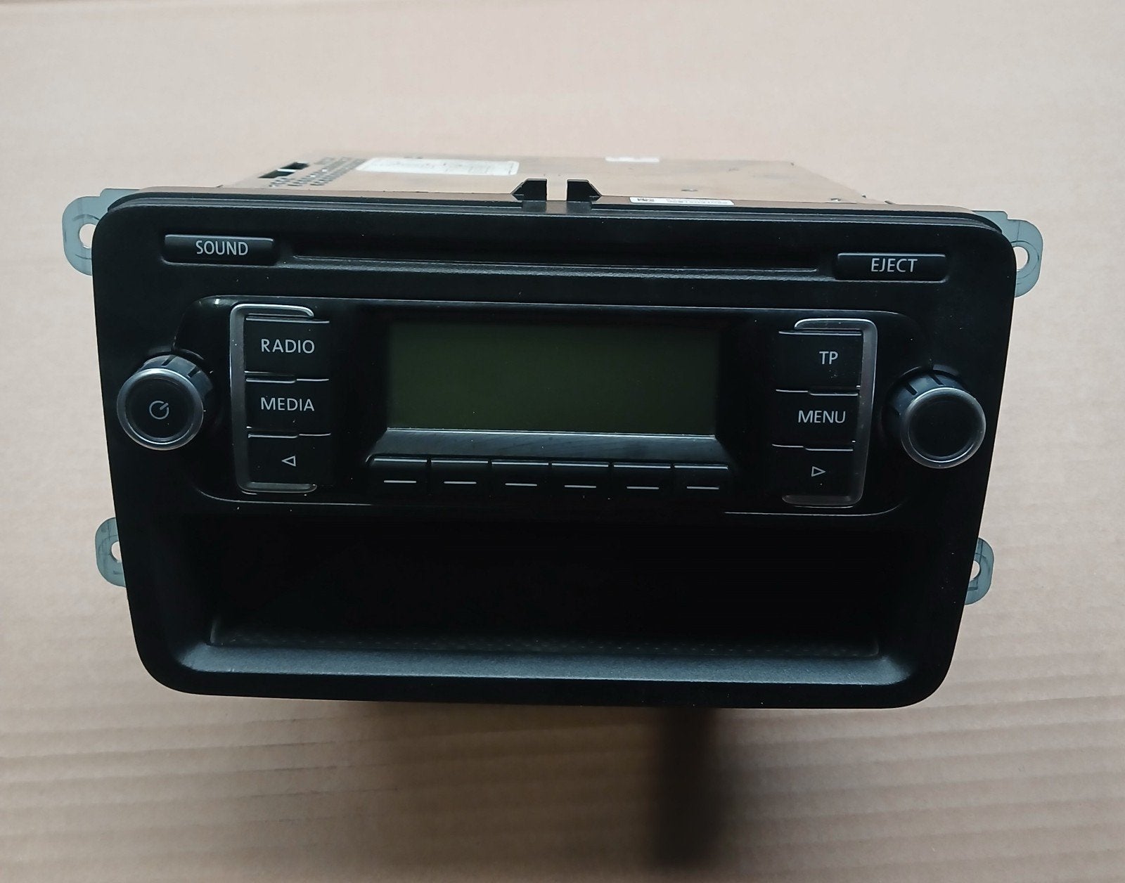 Originele autoradio VW POLO V (6R1, 6C1) 1.2, Ophalen, Gebruikt