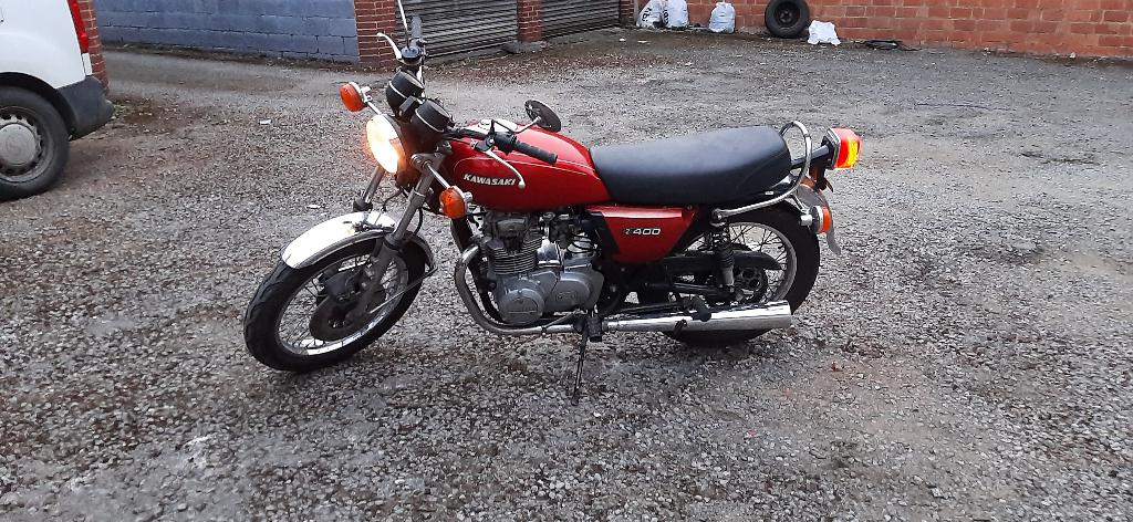 kawasaki, 2 cylindres, Particulier, 400 cm³, 12 à 35 kW