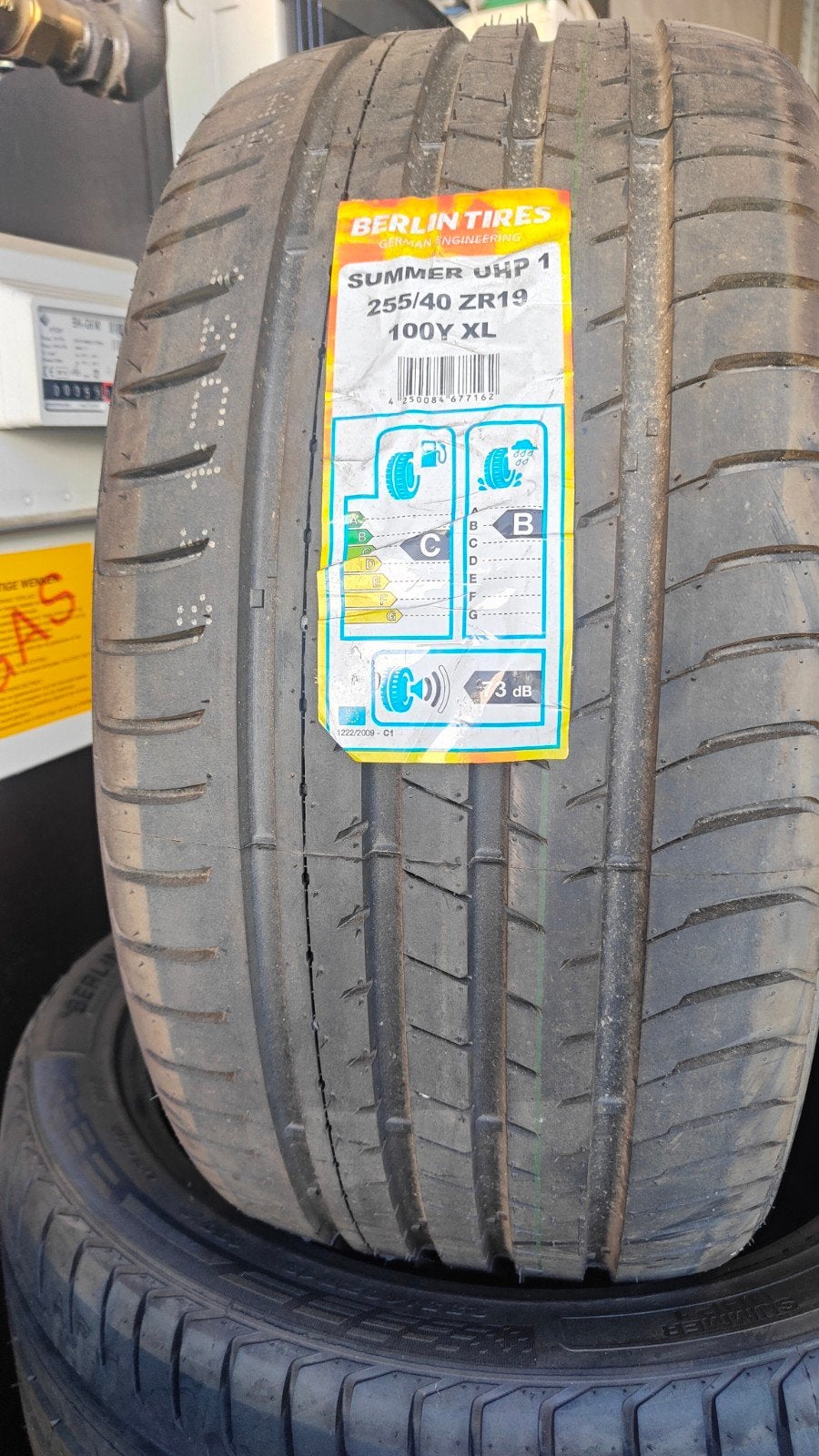 255/40r19 nieuwe banden 100€ per stuk met montage en balance, Ophalen of Verzenden