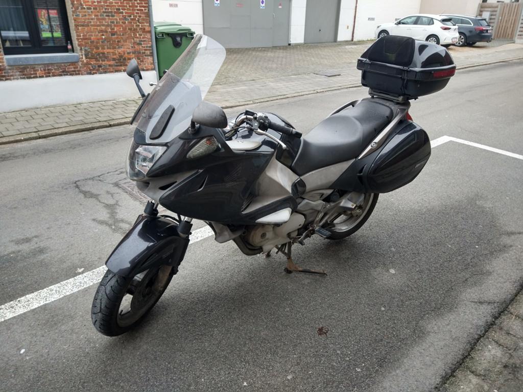Honda NT700VA, Motoren, Motoren | Honda, Handvatverwarming, 2 cilinders, Motorrijbewijs A, Gebruikt