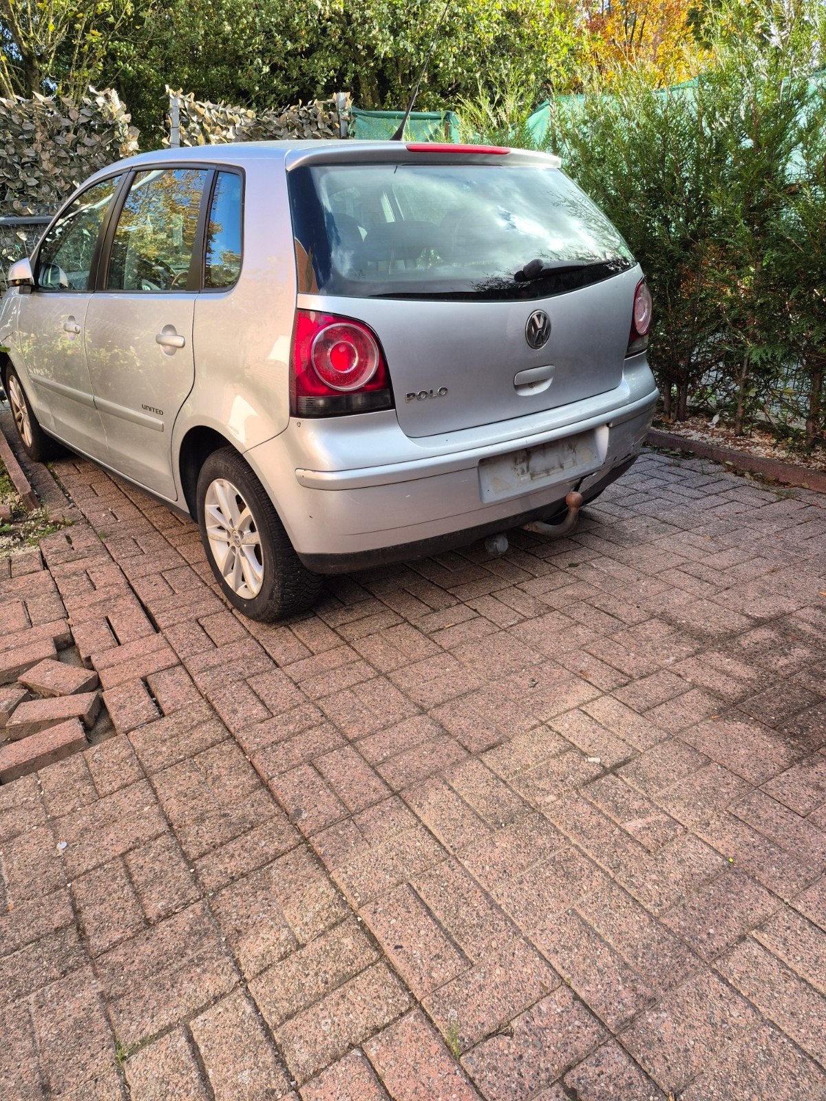 volkswagen polo 1.2 benzin met 126.000dkm me keuring verkoop, Autos, Argent ou Gris, Achat, Boîte manuelle, Noir