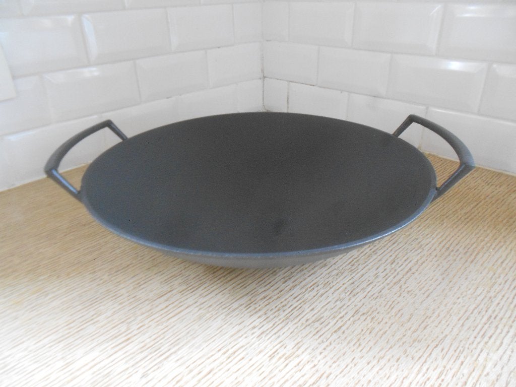 Le creuset wok in zwart gietijzer (gietijzeren braadpan), Ophalen of Verzenden, Gietijzer, Braadpan, Le Creuset