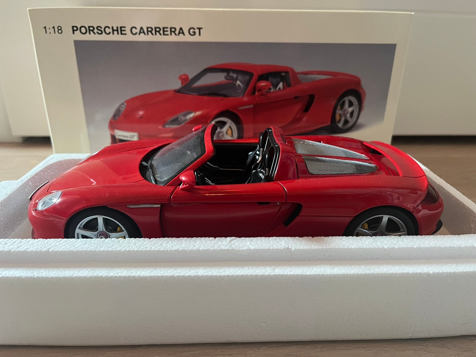 Porsche Carrera GT red 2005 Autoart 1:18, Verzenden, Zo goed als nieuw, Auto, Autoart