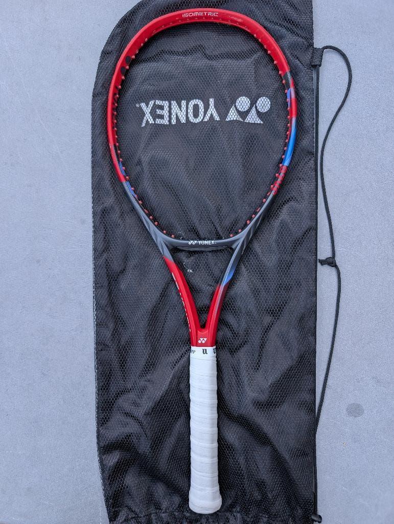 2023 Yonex VCore 98 Rood(Zie Beschrijving), Sport en Fitness, Gebruikt, Ophalen of Verzenden, Racket, L2
