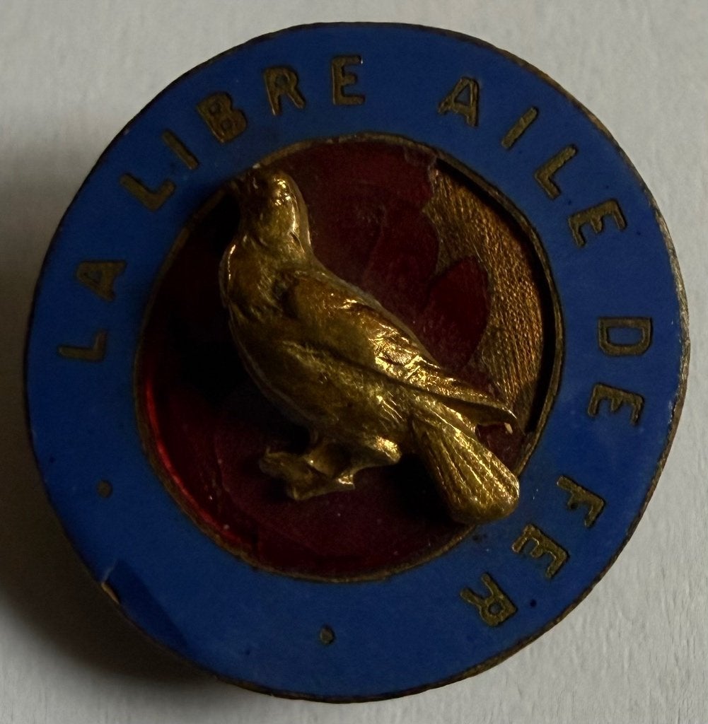 Epingle à bouton La Libre Aile de Fer en forme de pigeon, Envoi, Autres matériaux