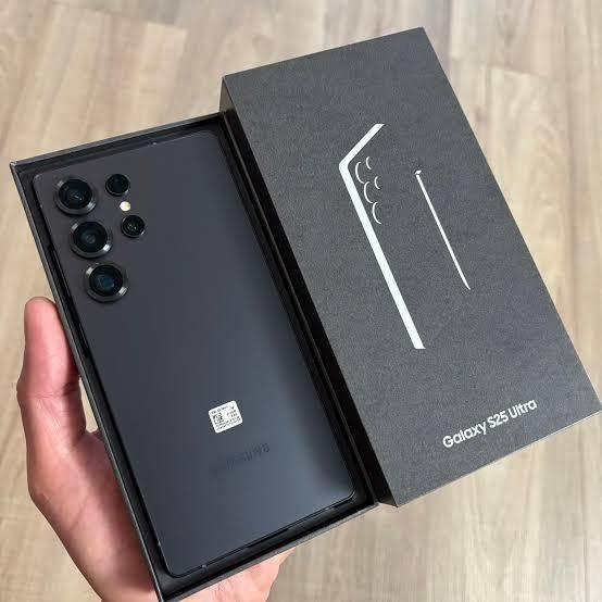 Samsung S25 Ultra Titanium Black 256 Go Exchange Fold 6 ou 7, Télécoms, Téléphonie mobile | Samsung, Autres modèles, 10 mégapixels ou plus