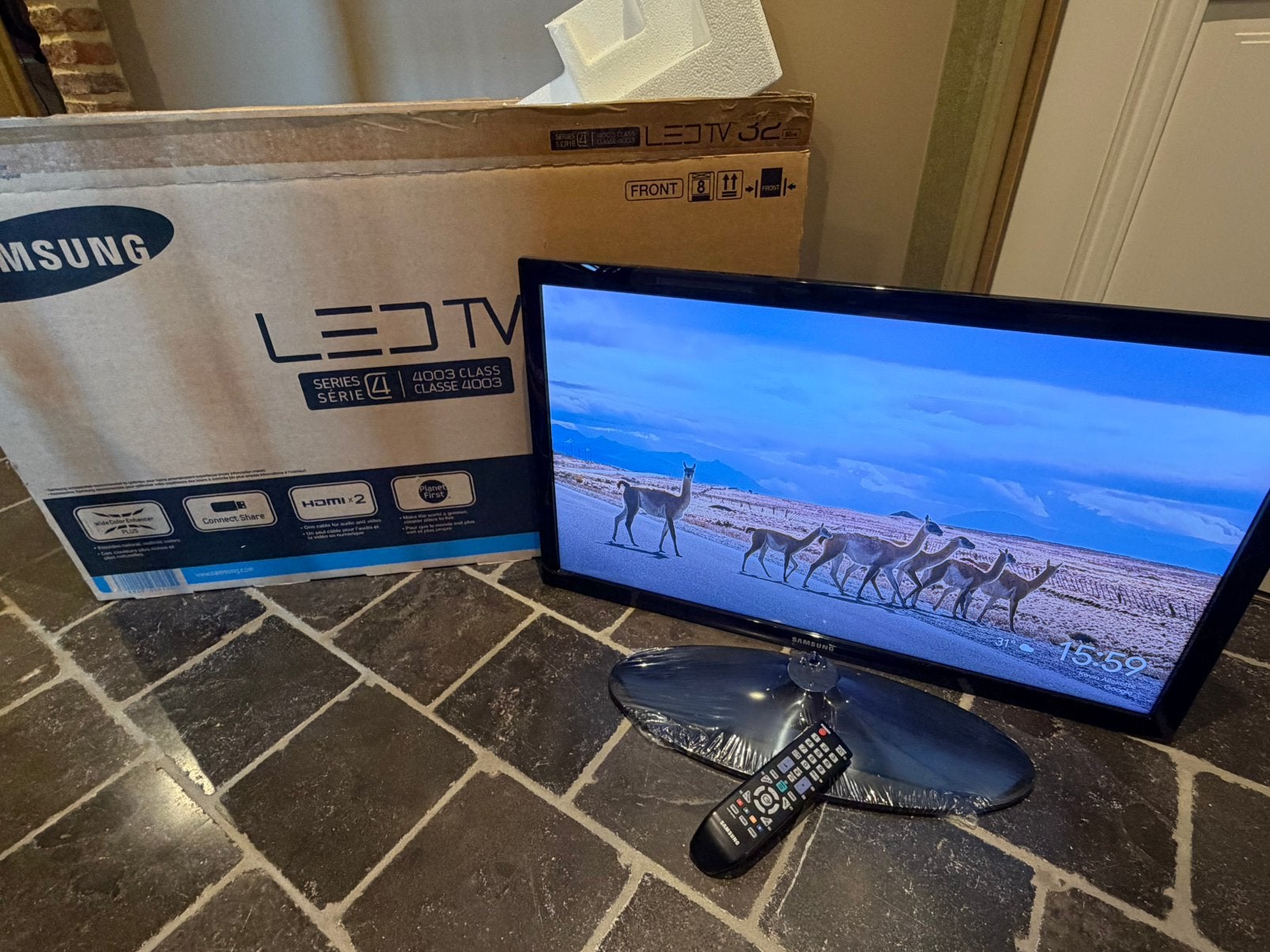 Samsung 32 inch led TV (voet nooit gebruikt), Ophalen, Zo goed als nieuw, LED, Samsung