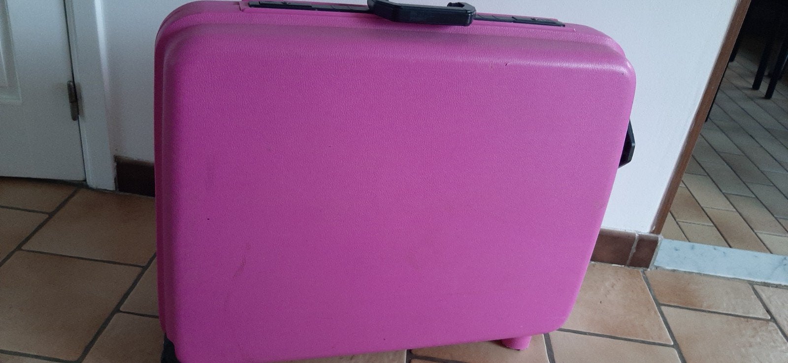 Valise solide rose, Handtassen en Accessoires, Koffers, Zo goed als nieuw, Hard kunststof, 70 cm of meer, 55 cm of meer, Wieltjes
