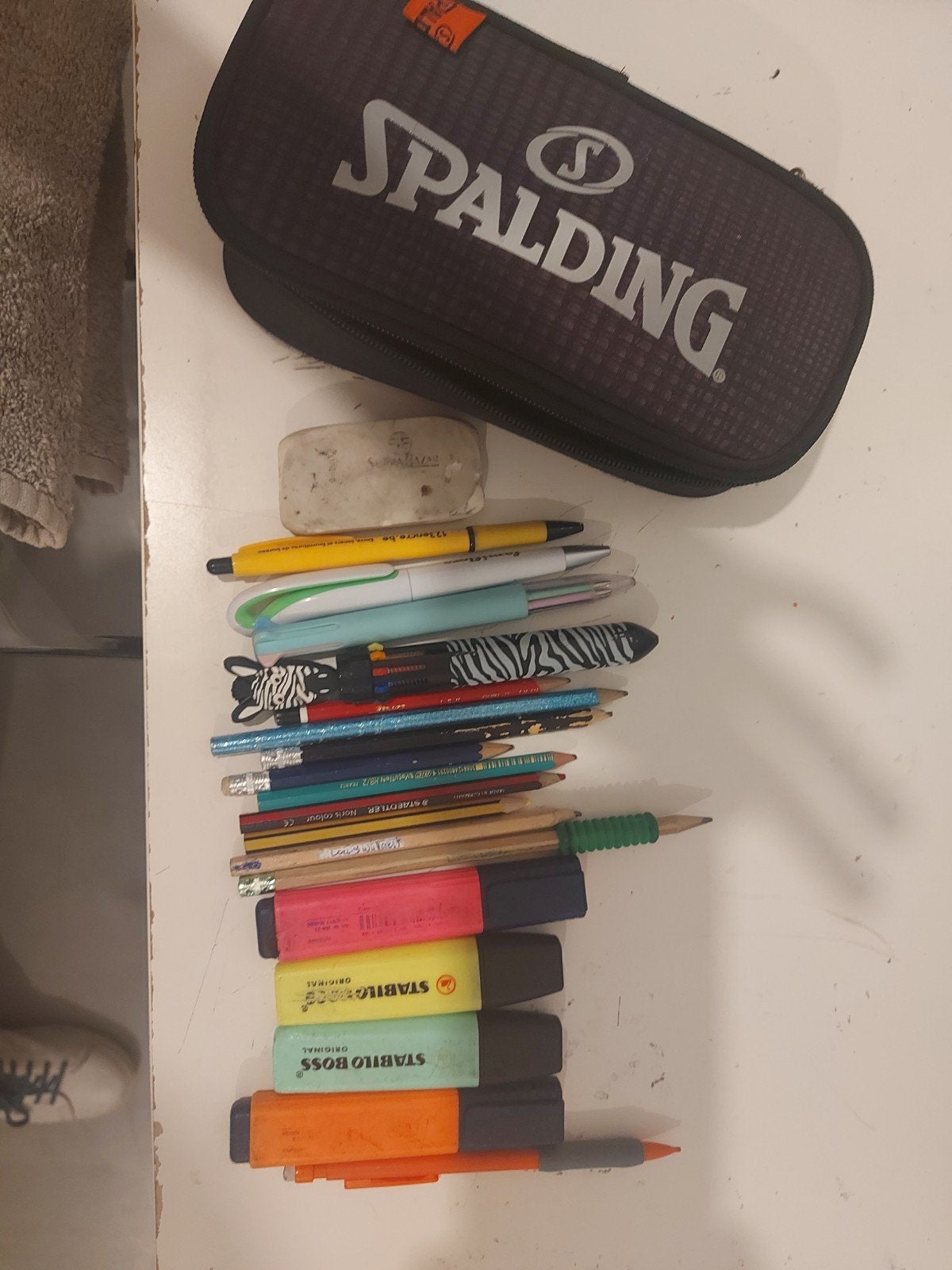 ️ Mega kit d'écriture + trousse à crayons — le tout à 5€ !, Enlèvement ou Envoi, Utilisé, Crayon ou Feutre