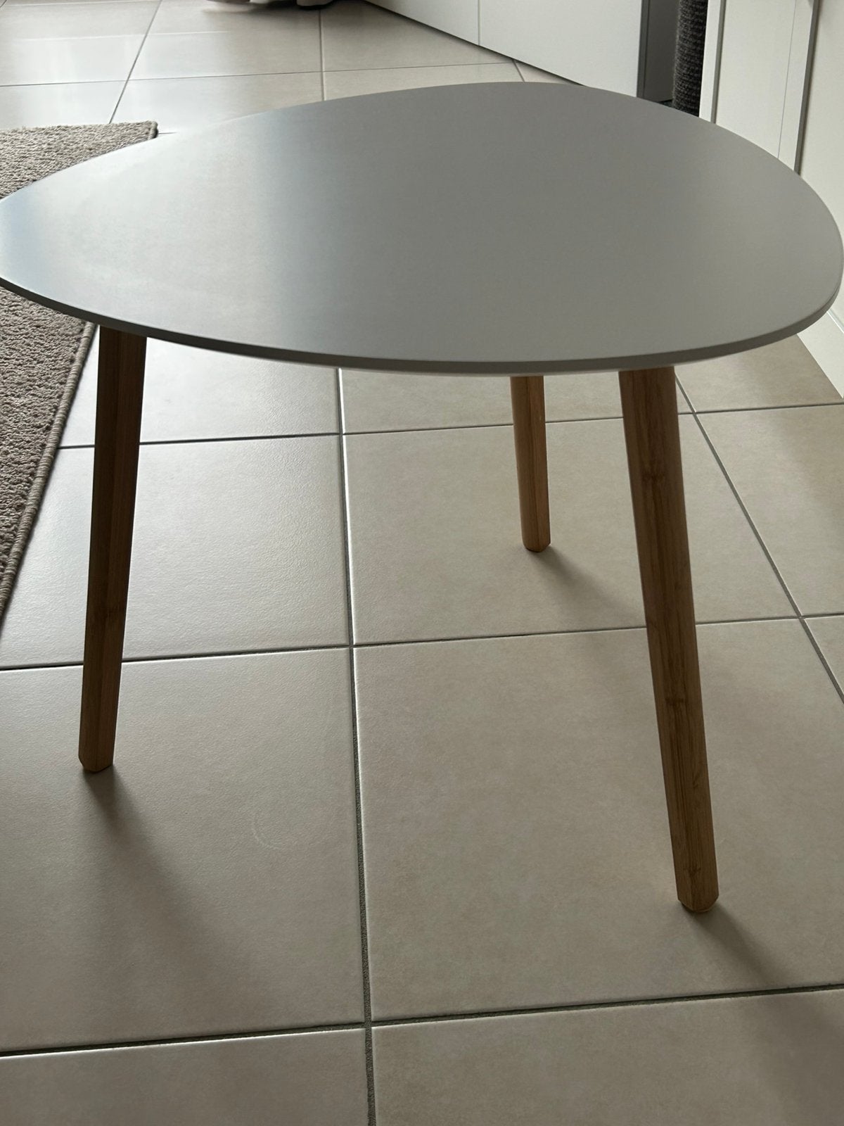 Table de salon blanche pied en bois, Enlèvement, Comme neuf