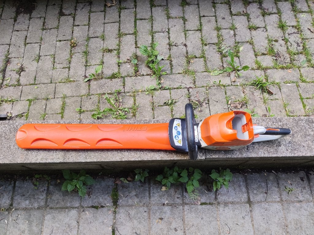 Heggenschaar accu Stihl Hsa 100, Jardin & Terrasse, Taille-haies, Utilisé, Batterie, Enlèvement