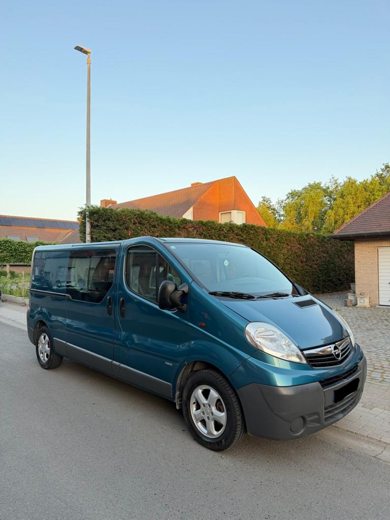 Opel Vivaro 2.5 CDTI Automatish Dubbele Cabine, Autos, Achat, Entreprise, Automatique, Air conditionné
