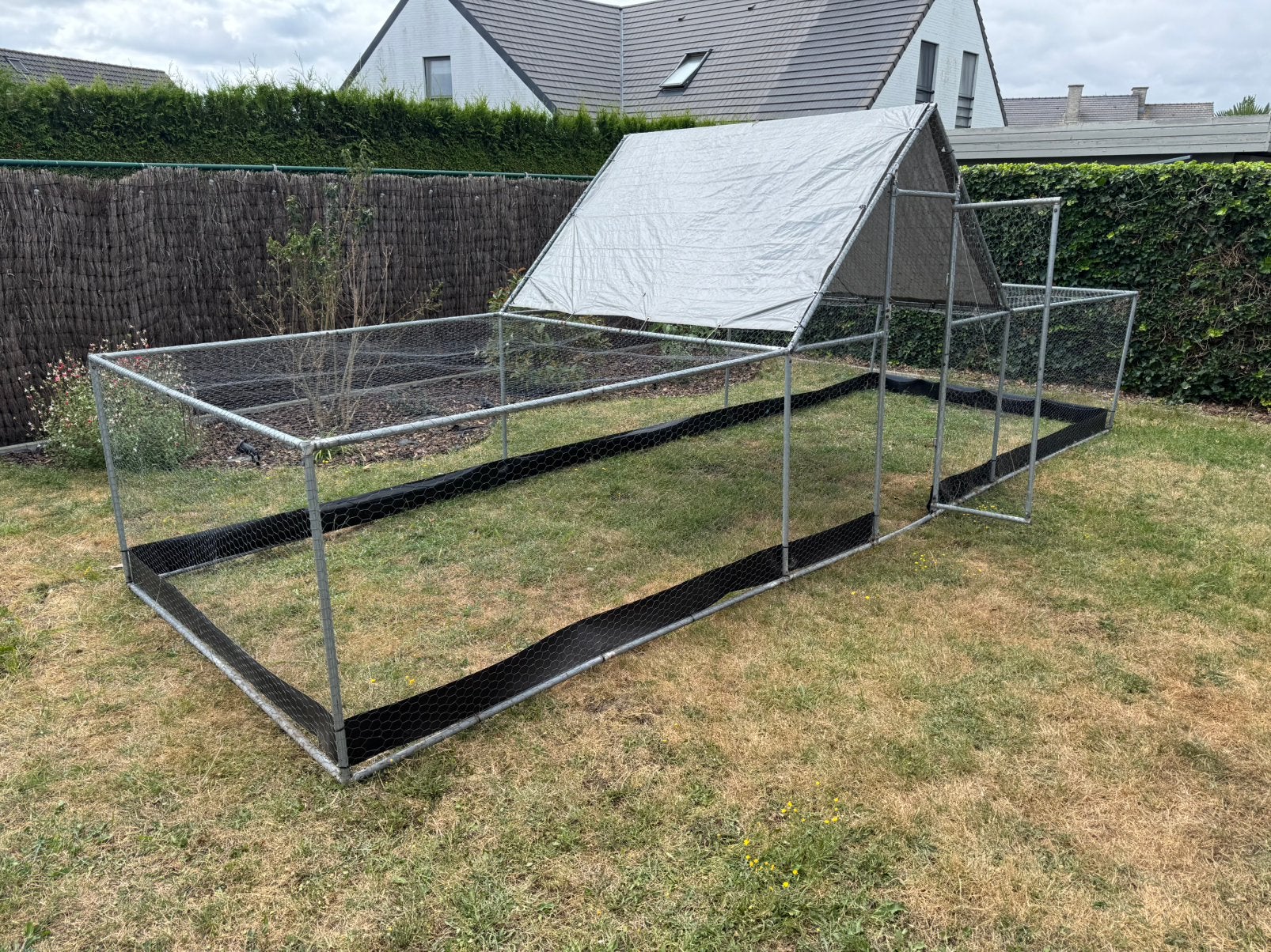 Eglo kippenhok met Kippenren 6x2m, Animaux & Accessoires, Volatiles | Accessoires, Enlèvement, Comme neuf