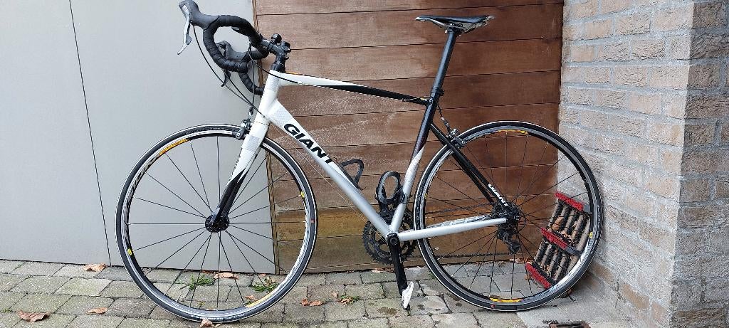 Giant koersfiets, Fietsen en Brommers, Ophalen, 28 inch, Gebruikt, Aluminium