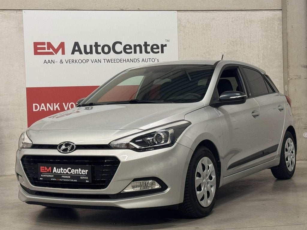Hyundai i20 1.2i benzine GO! Camera-Airco-LaneA-Cruise-1Ste, Autos, Argent ou Gris, Achat, Euro 6, Entreprise