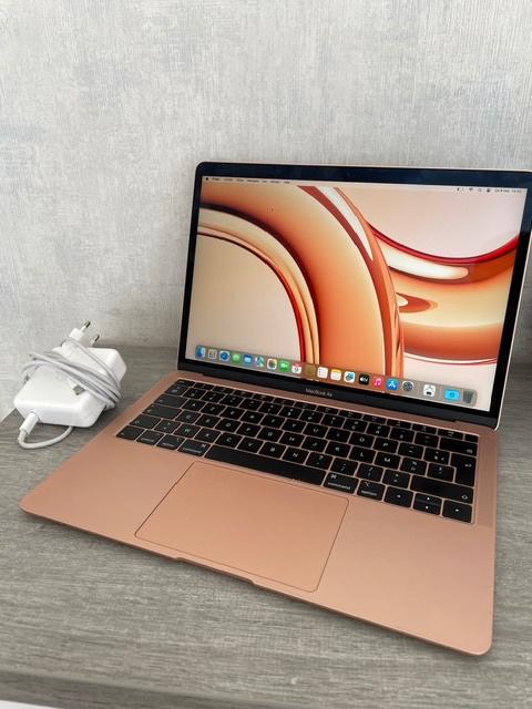 MacBook Air 13" Retina (2021) - rosé gold - nieuwstaat, Computers en Software, 8 GB, 13 inch, Ophalen of Verzenden, Zo goed als nieuw