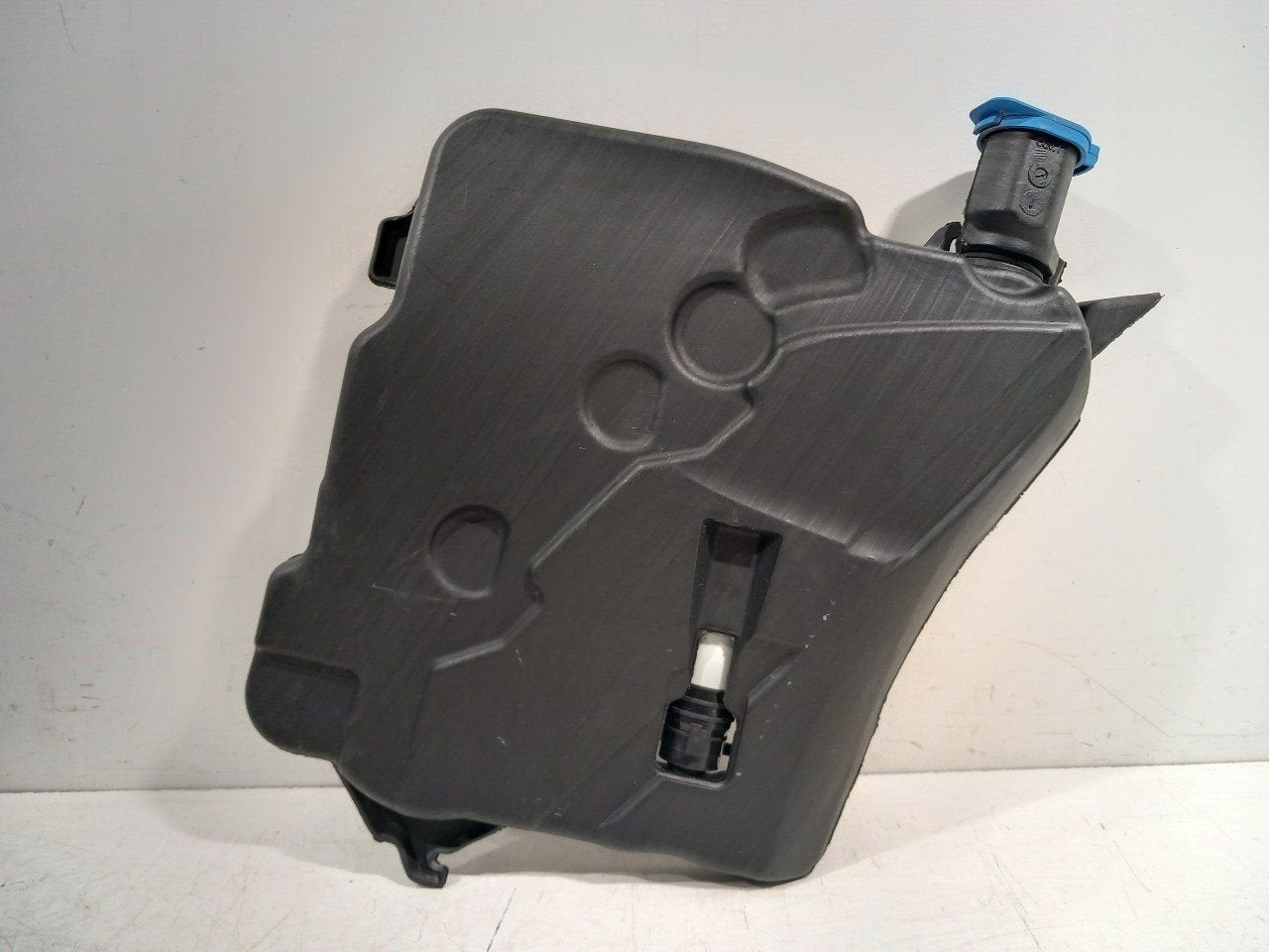 Ruitensproeierreservoir voor BMW Z4, Onderdelen@venauto.nl, Van der Ven Autorecycling B.V., Gebruikt, Ettenseweg 76, 4706 PB Roosendaal, The Netherlands