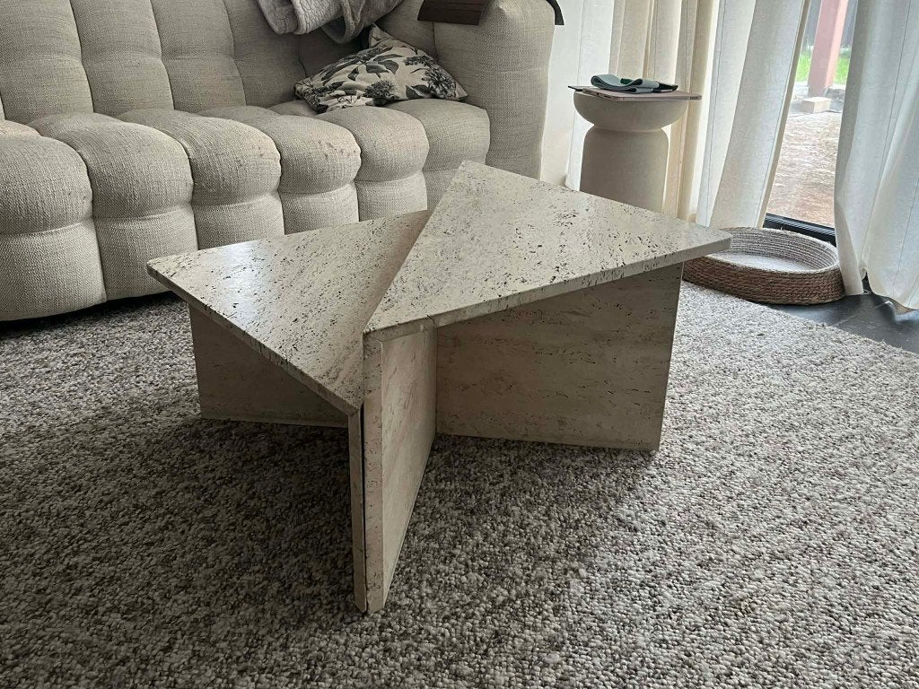 Schitterende design travertin salontafel van Up&Up 70x70, Enlèvement ou Envoi, 50 à 100 cm, Carré, Utilisé