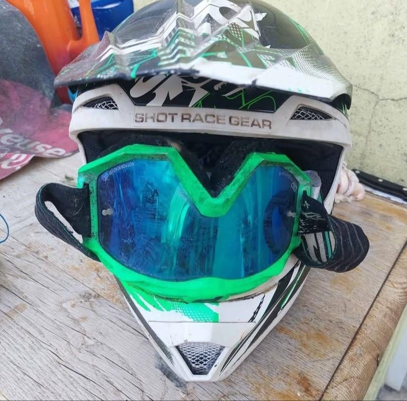 Casque pour moto à ransart prix 15 euro, Enlèvement