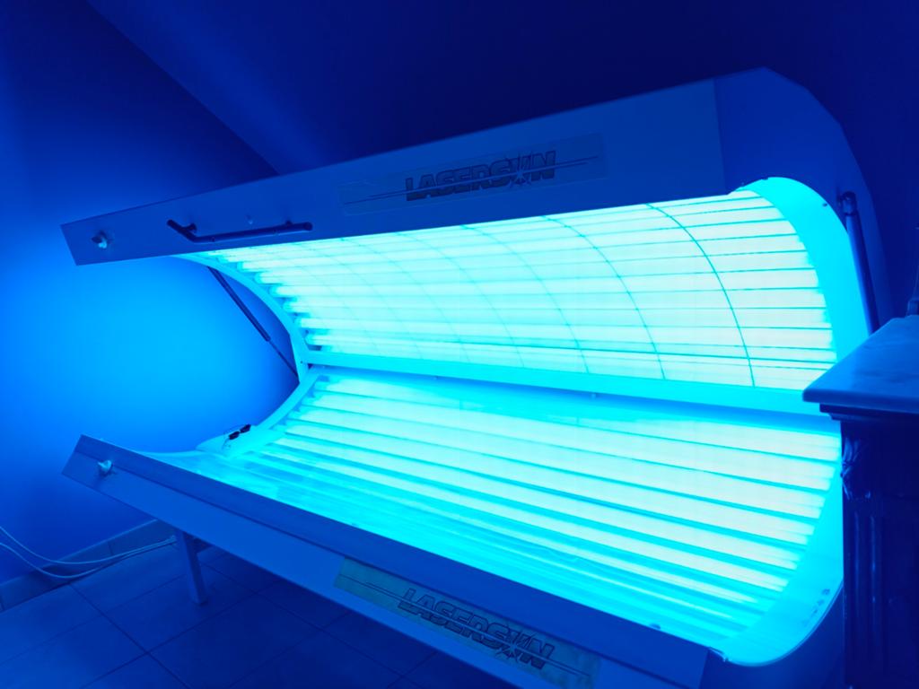 Zonnebank 24 lampen merk lasersun, Elektronische apparatuur, Zonnebanken en Gezichtsbruiners, Ophalen