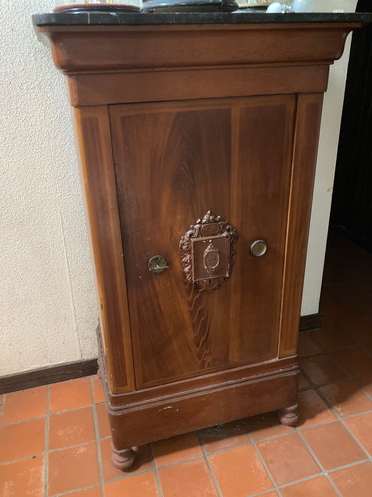 Antieken kluis, Ophalen