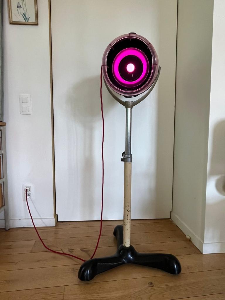 Séchoir casque vintage années 50 transformé en lampe, 75 cm ou plus, Vintage 50, Enlèvement, Utilisé