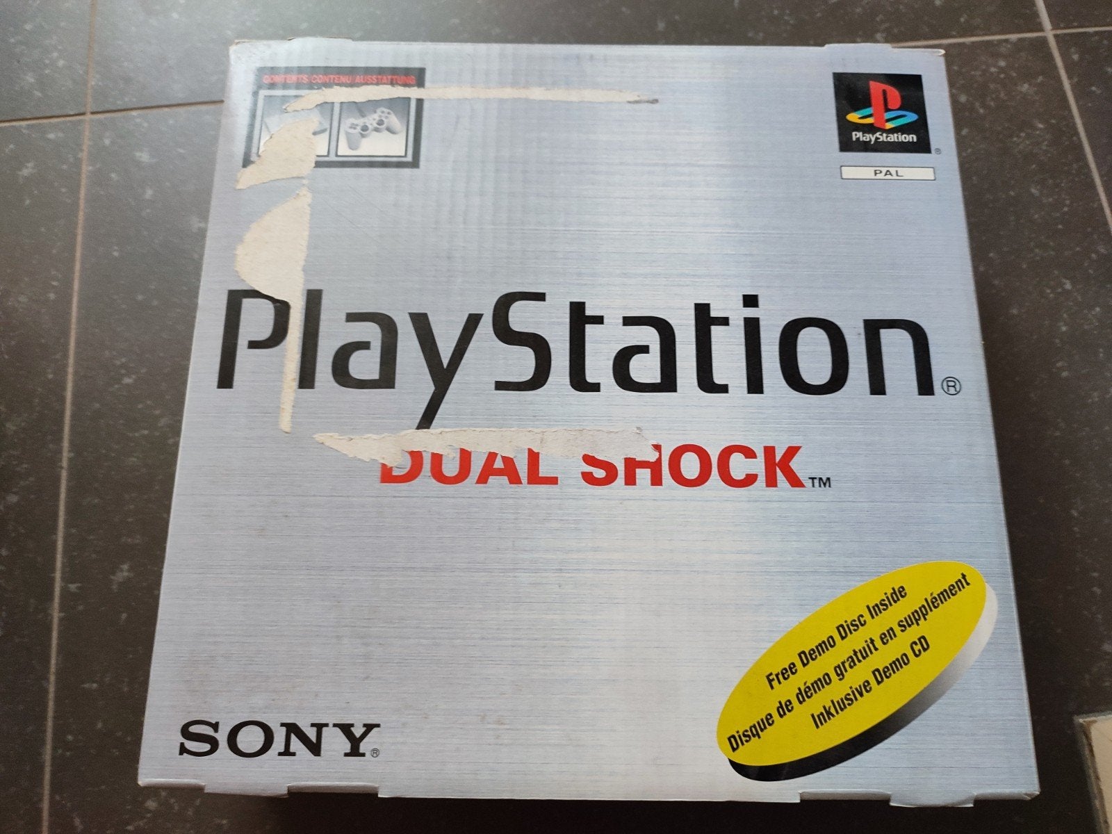 PlayStation avec 2 manettes, Enlèvement, Avec 2 manettes