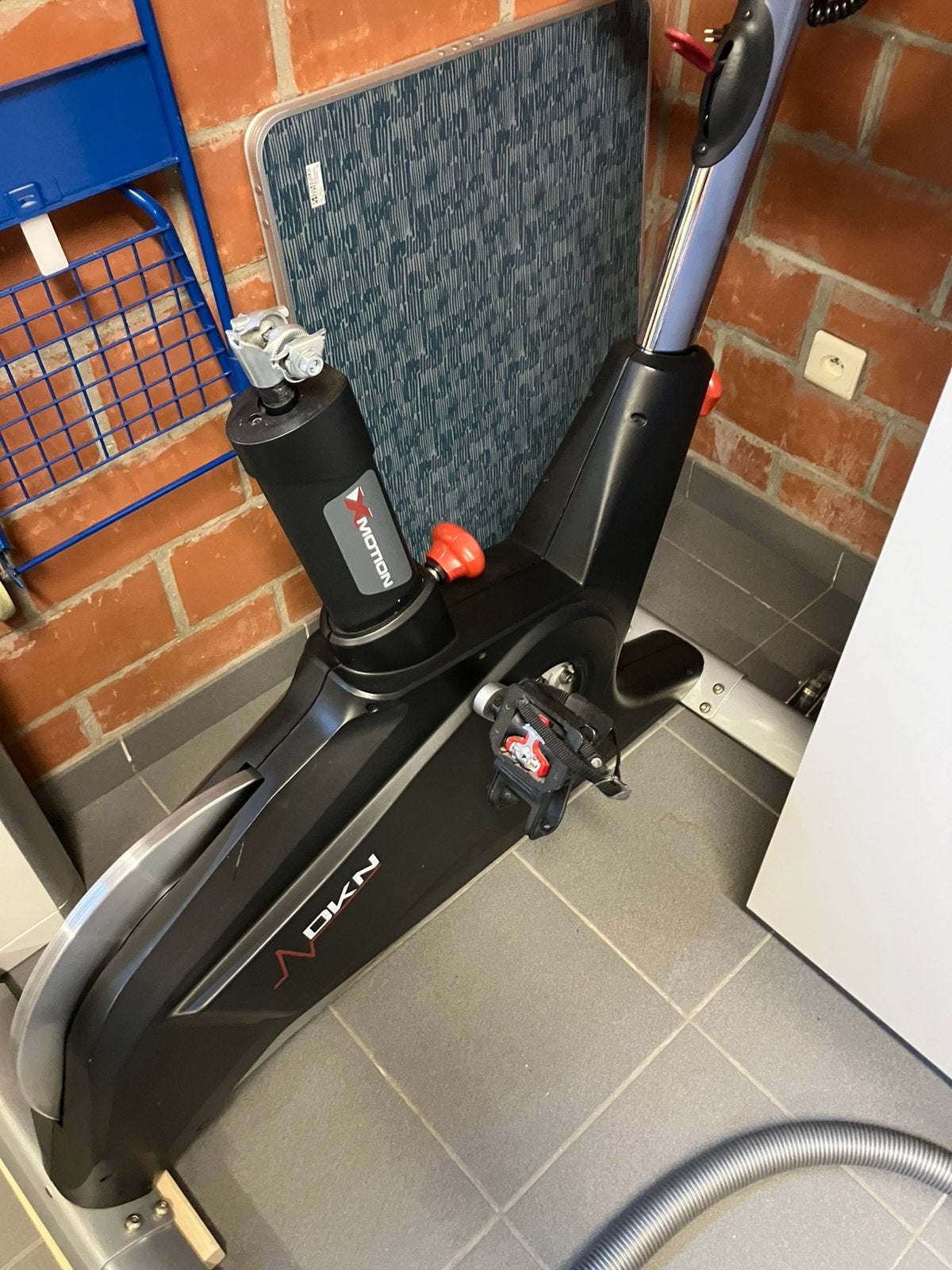 Spinningfiets dkn, Sport en Fitness, Fitnessapparatuur, Ophalen, Gebruikt, Spinningfiets, Metaal
