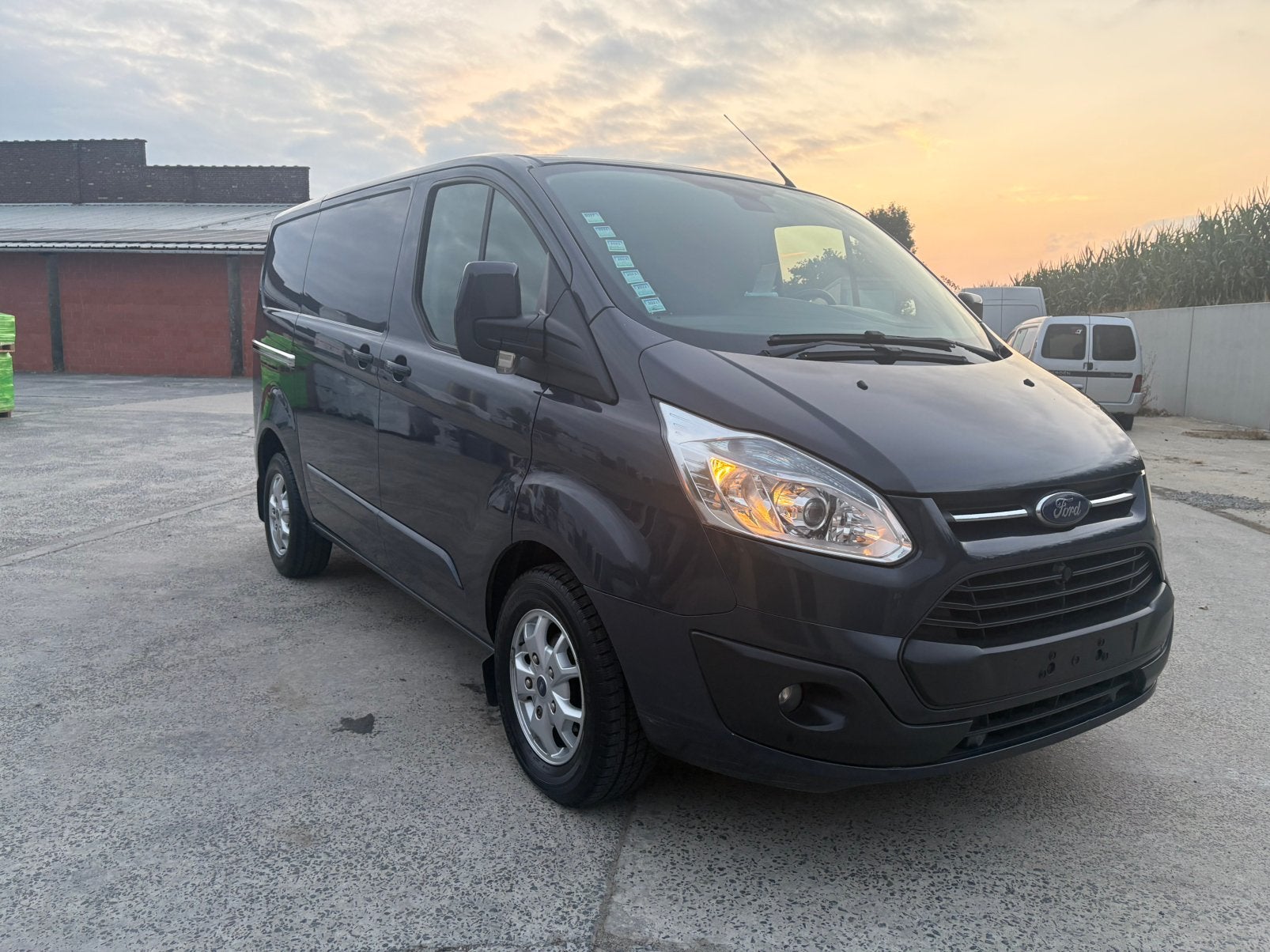 Ford Transit Custom 68Dkm Top!!!, Auto's, Voorwielaandrijving, Euro 5, Stof, Zwart
