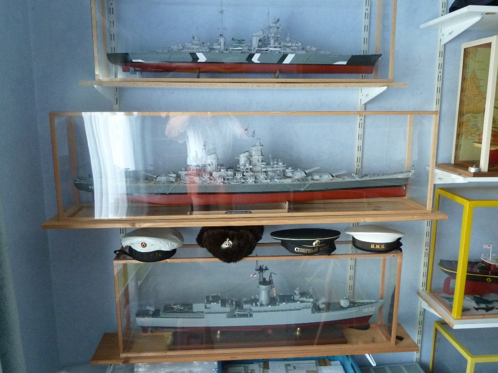 Croiseur lourd Prinz Eugen -1/200, Hobby & Loisirs créatifs, Enlèvement, Neuf, 1:50 à 1:200, Autres marques