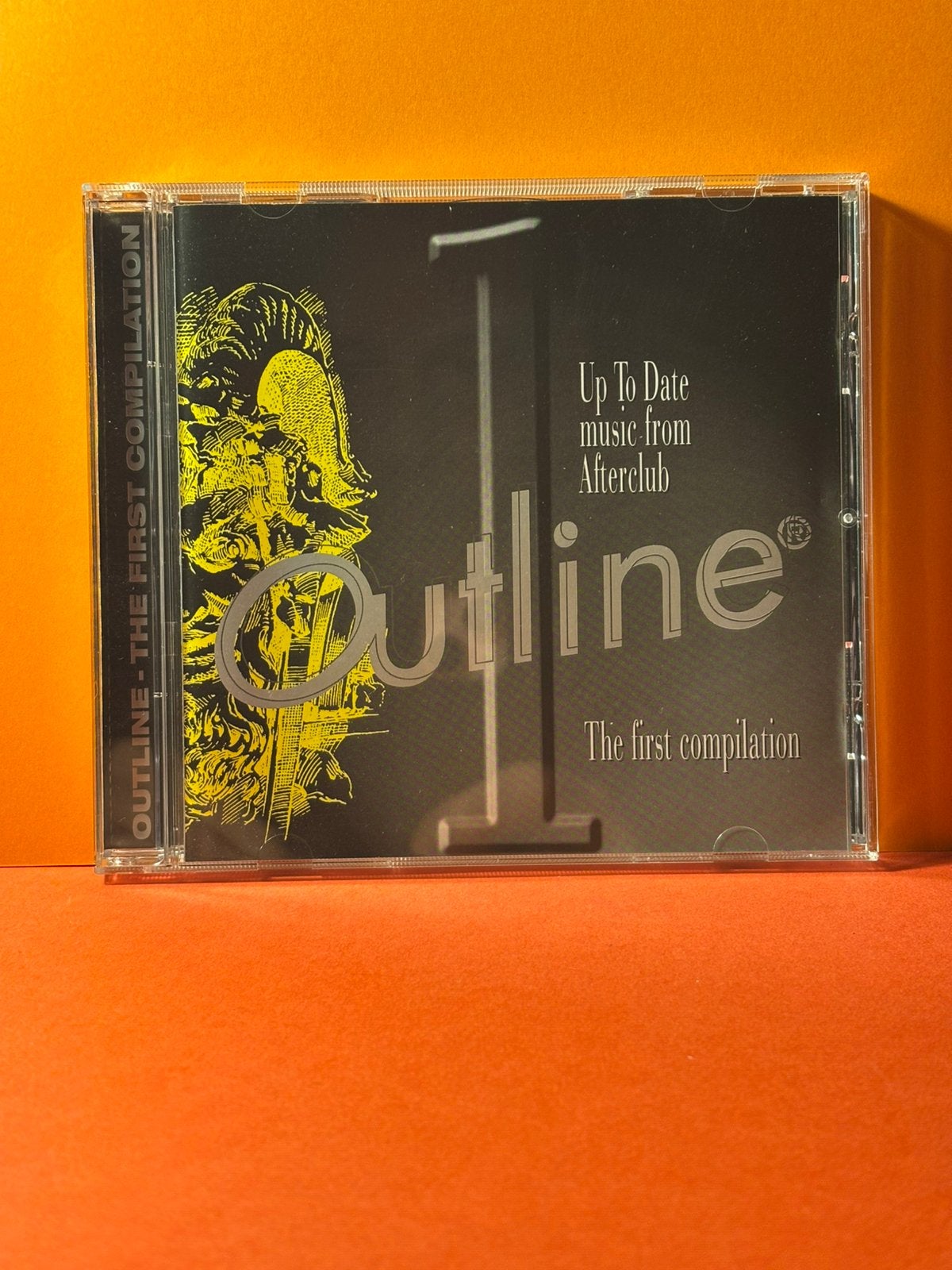 Up to date music from afterclub “outline” first compilation, CD & DVD, Envoi, Comme neuf