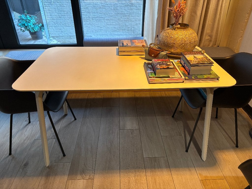 Table a manger de design - marque Magis, 100 à 150 cm, Cinq personnes ou plus, Comme neuf, Enlèvement