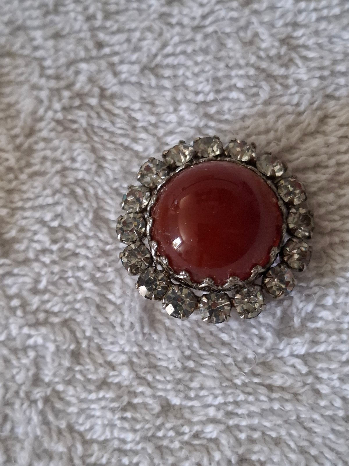 Retro broche, Ophalen