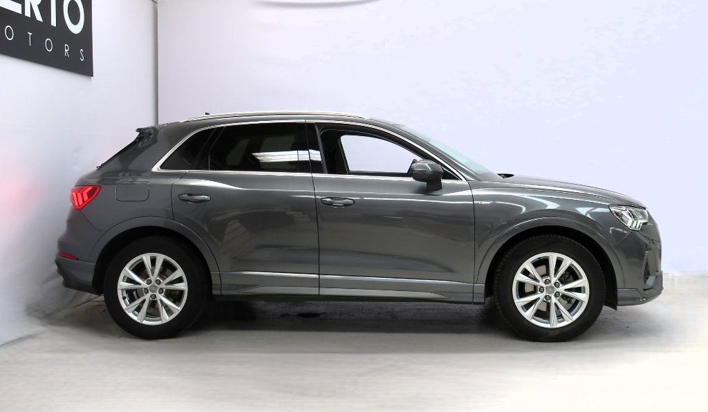 Audi Q3 35TFSI S-Tronic S-Line, Argent ou Gris, Entreprise, Garantie prolongée, Noir