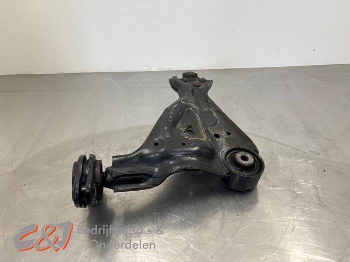 Draagarm links-voor van een Mercedes Vito, Gebruikt, -, Ophalen of Verzenden, -