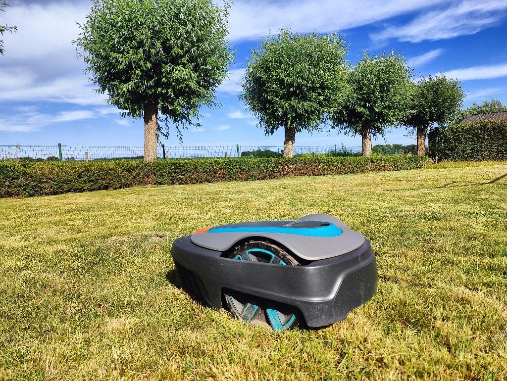 Robotmaaier Gardena Sileno City 600 - volledige set, Tuin en Terras, Robotmaaiers, Ophalen, Bestuurbaar via app, Zo goed als nieuw
