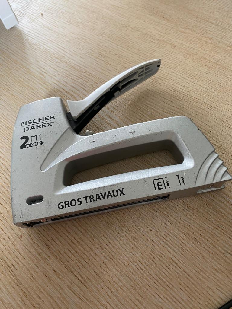 AGRAFEUSE CLOUEUSE, Enlèvement ou Envoi, Utilisé