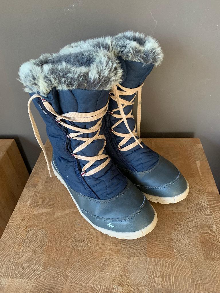 donkerblauwe sneeuwlaarsjes dames decatlon maat 39, Enlèvement, Bottes de neige, Porté, Decathlon
