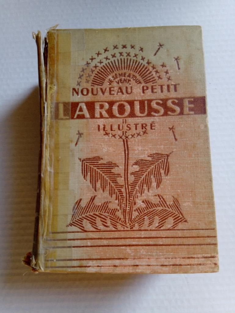 1924 - La Nouveau Petit Larousse illustre 1946 2ème guerre, Antiek en Kunst, Ophalen of Verzenden, Petit Larousse