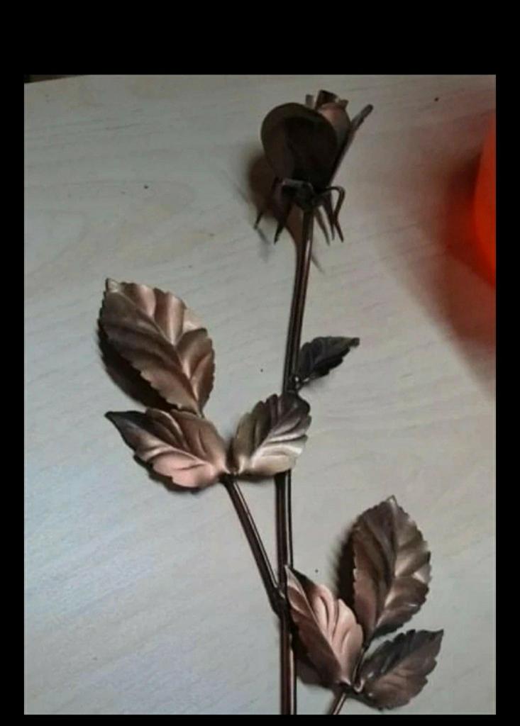 Rose en étain, Enlèvement ou Envoi, Comme neuf