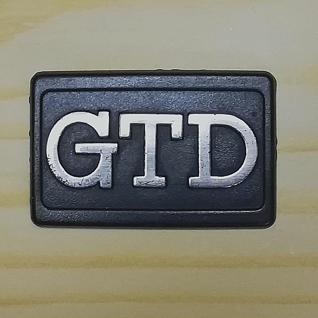 Emblème VW Golf/Jetta GTD, Enlèvement ou Envoi, Utilisé, Avant, Volkswagen