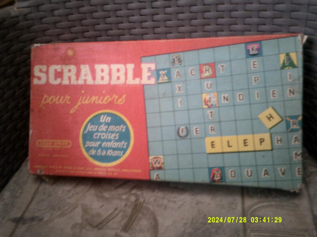 SCRABBLE bordspel voor junioren - gemaakt door J.W.SPEAR &, Een of twee spelers, Ophalen, Gebruikt