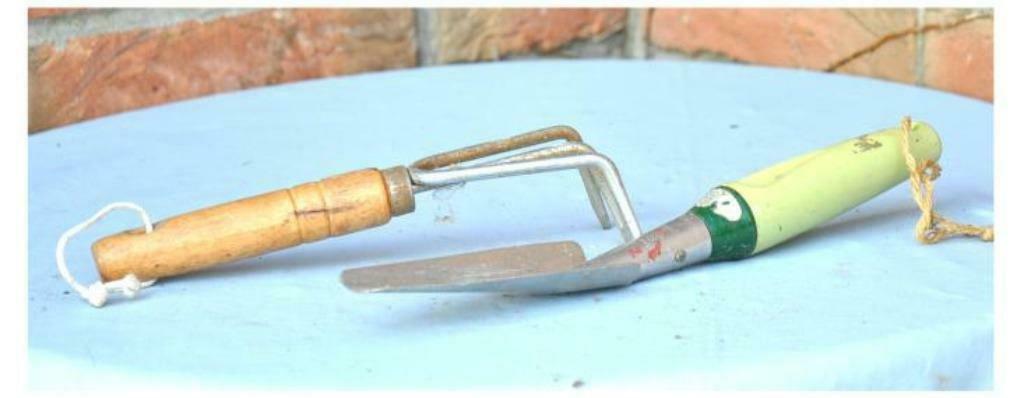 §2 outils de jardinage a main, Enlèvement ou Envoi, Utilisé