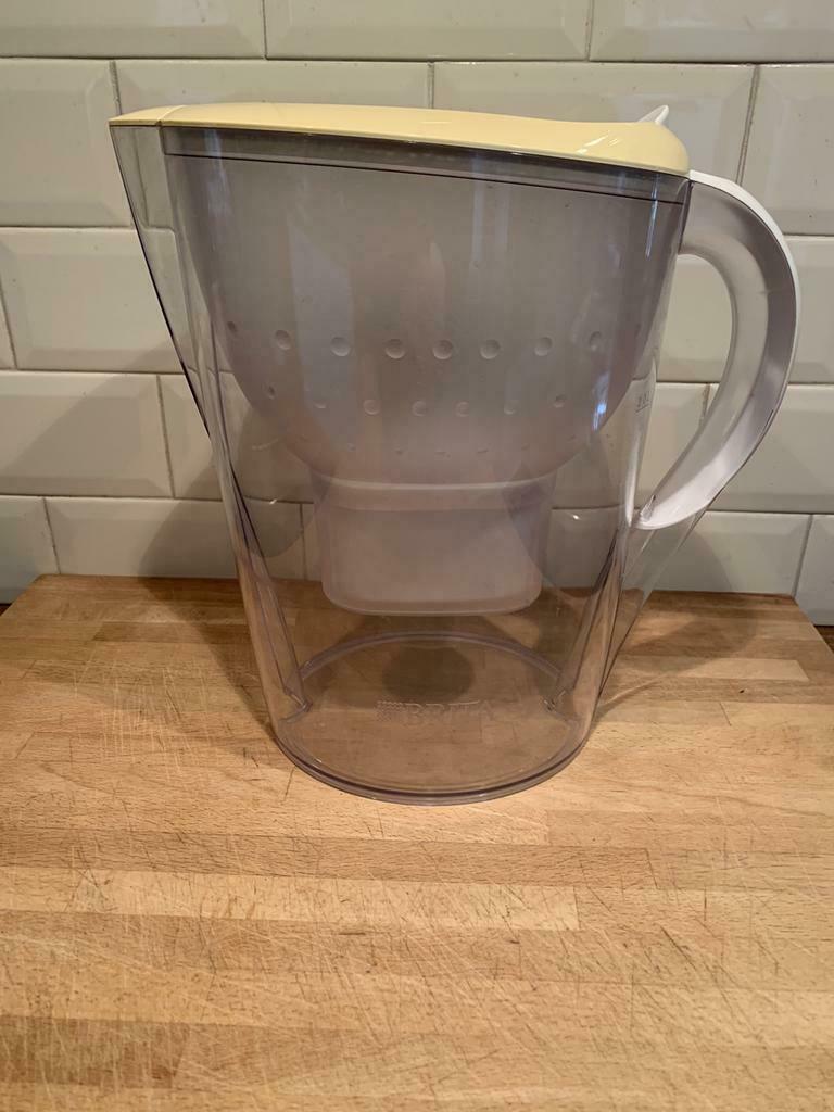 Carafe Brita, Comme neuf