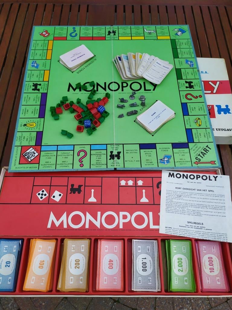 Monopoly met metalen pionnen, Hobby en Vrije tijd, Ophalen of Verzenden, Zo goed als nieuw
