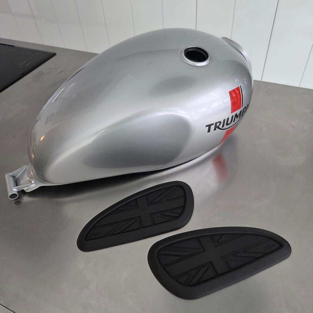 Réservoir triumph street twin 2017 + protections, Enlèvement ou Envoi