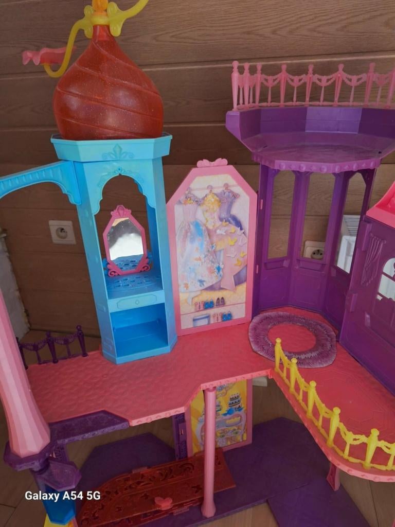 Château de princesse état nickel, Enfants & Bébés, Enlèvement