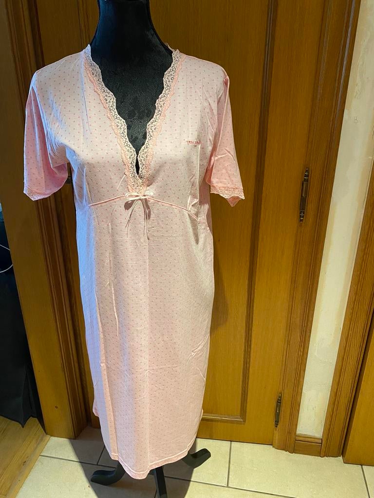 Chemise de nuit, Rose