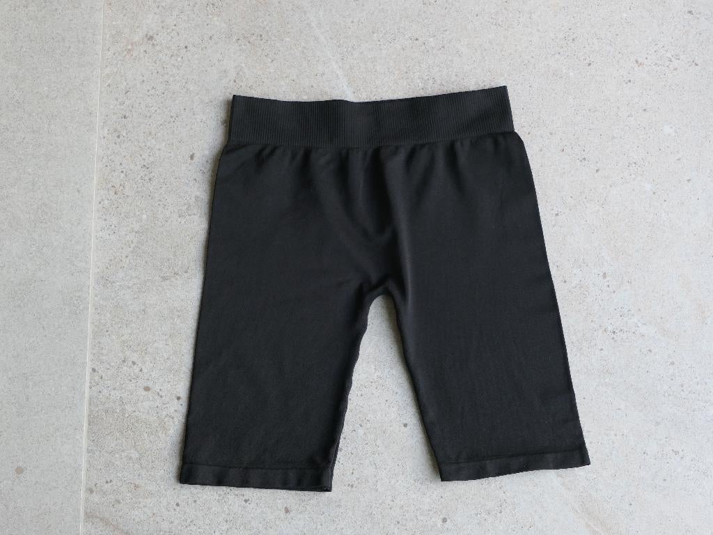 Naadloze zwarte short Pigalle by Only S/M, Kleding | Dames, Kort, Zwart, Pigalle, Ophalen of Verzenden